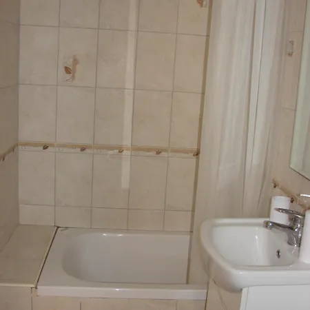 Bruna Apartment 1Min Walk To Beach & Near Old Town Apartment