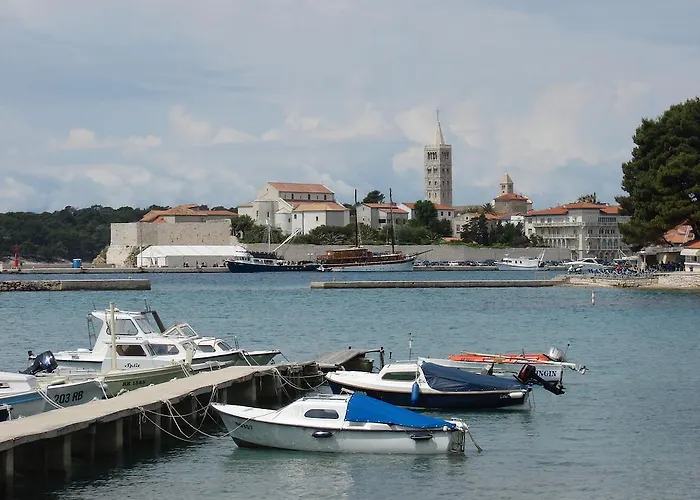 Bruna Apartamento Rab Town