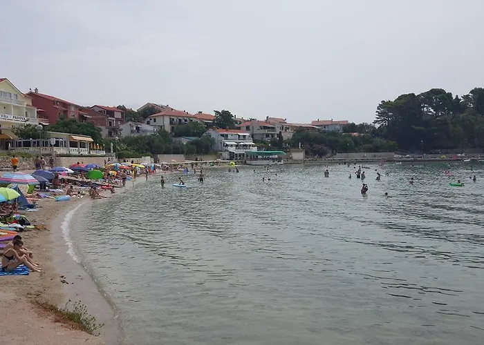 Lägenhet Bruna Rab Town